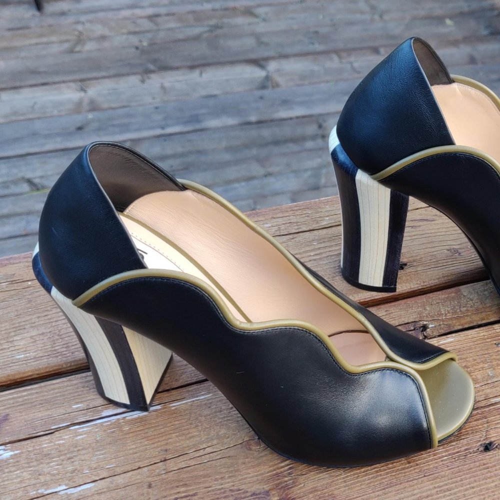 FENDI Open Toe Pumps